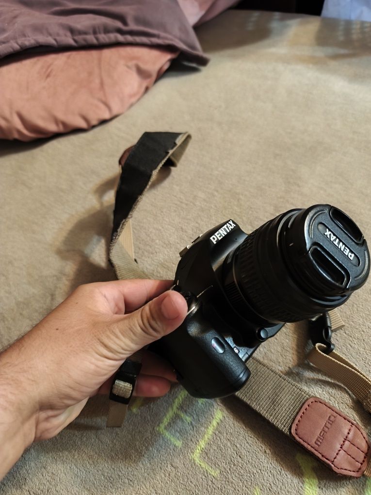 Aparat foto DSLR Pentax K-x + obiectiv 18-55mm + husă + card SD