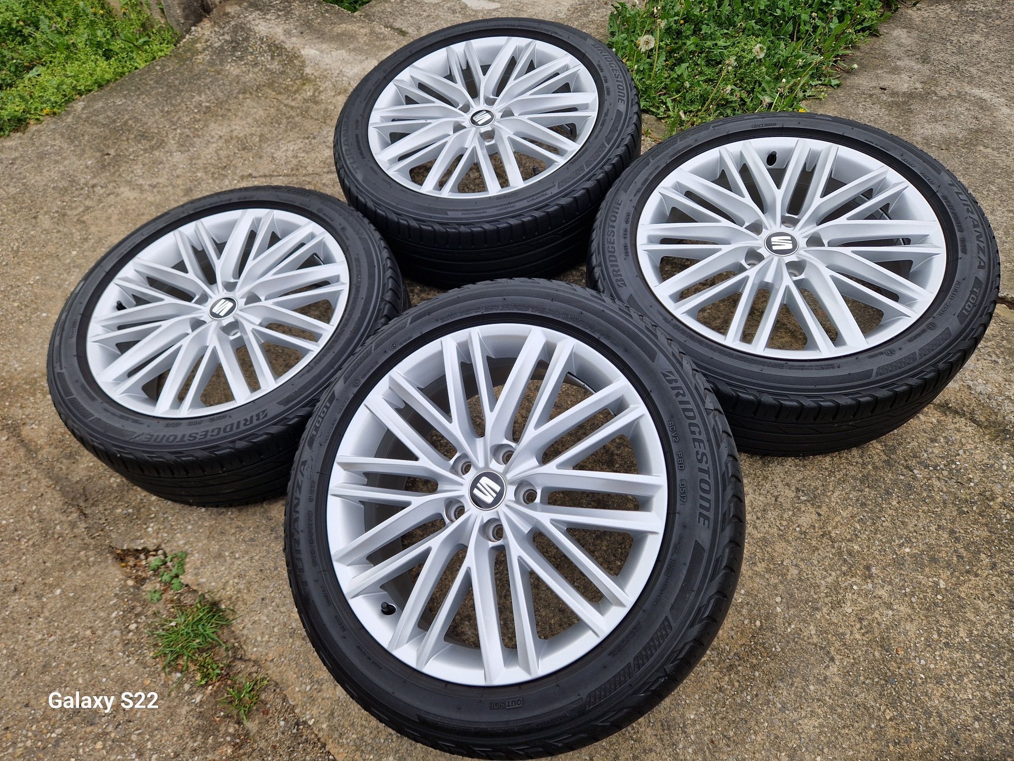Jante Seat Ateca anvelope vara 215 50 18 Bridgestone