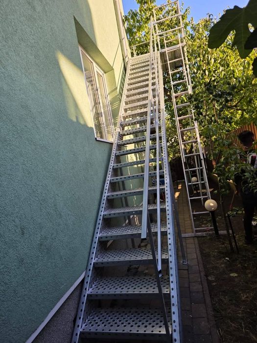 Scări metalice galvanizate la orice demisiune asiguram transport ori u