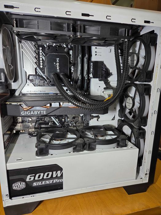 Геймарски компютър r7 2700x 2060super 16gb ram