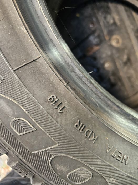 Гуми 235/55/17 2броя Всесезонни