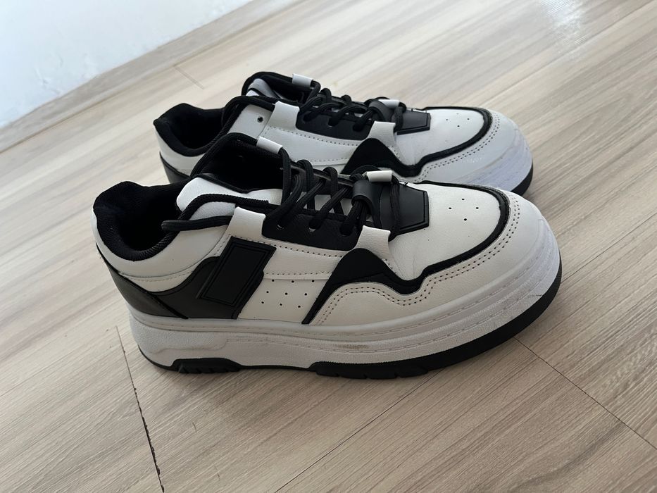 Обувки от Tendenz