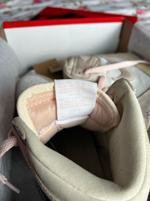 Air Jordan 1 pink