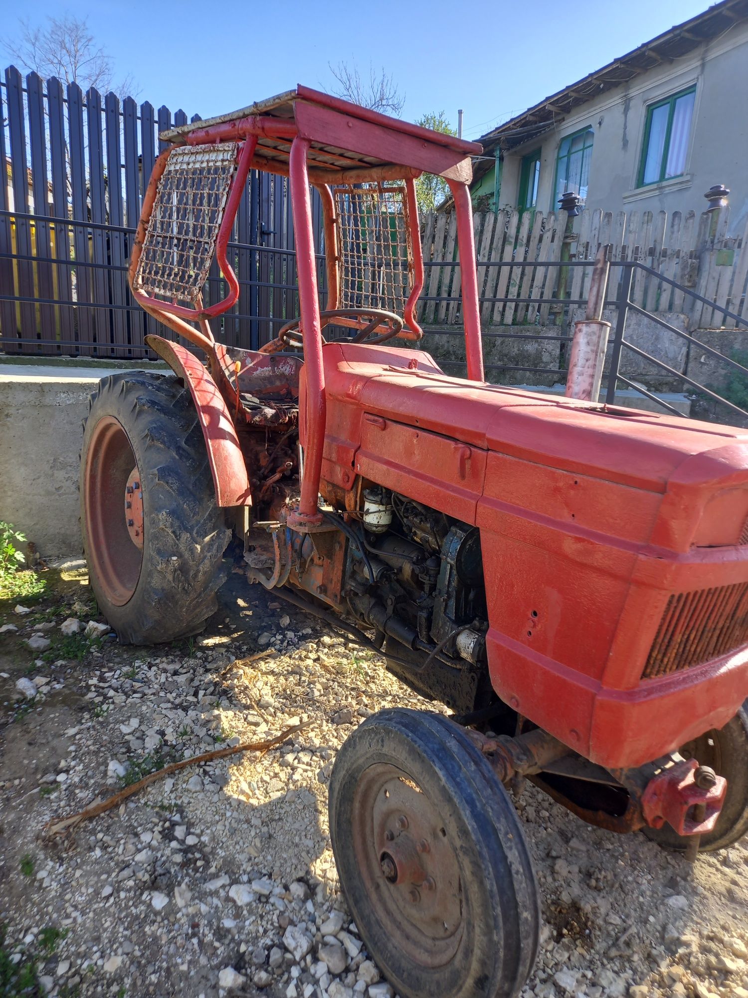 Tractor u445 și remorca de Medgidia