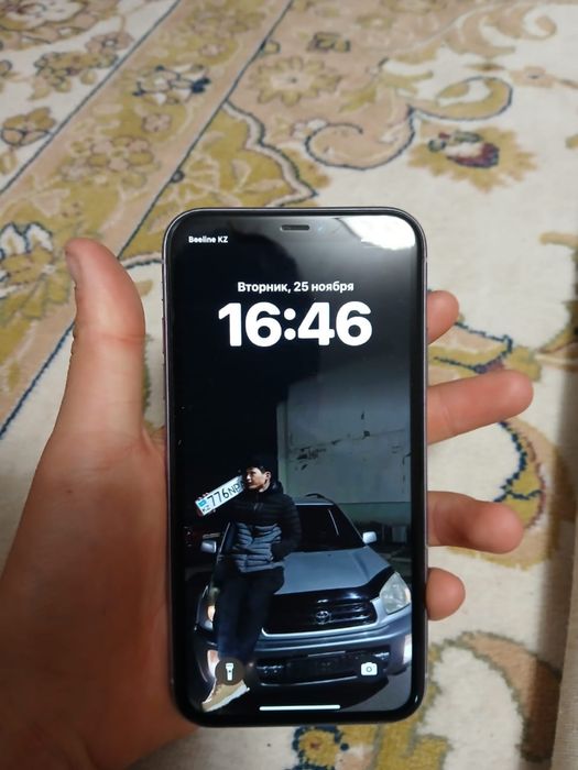 Срочно продам iPhone 11 64GB