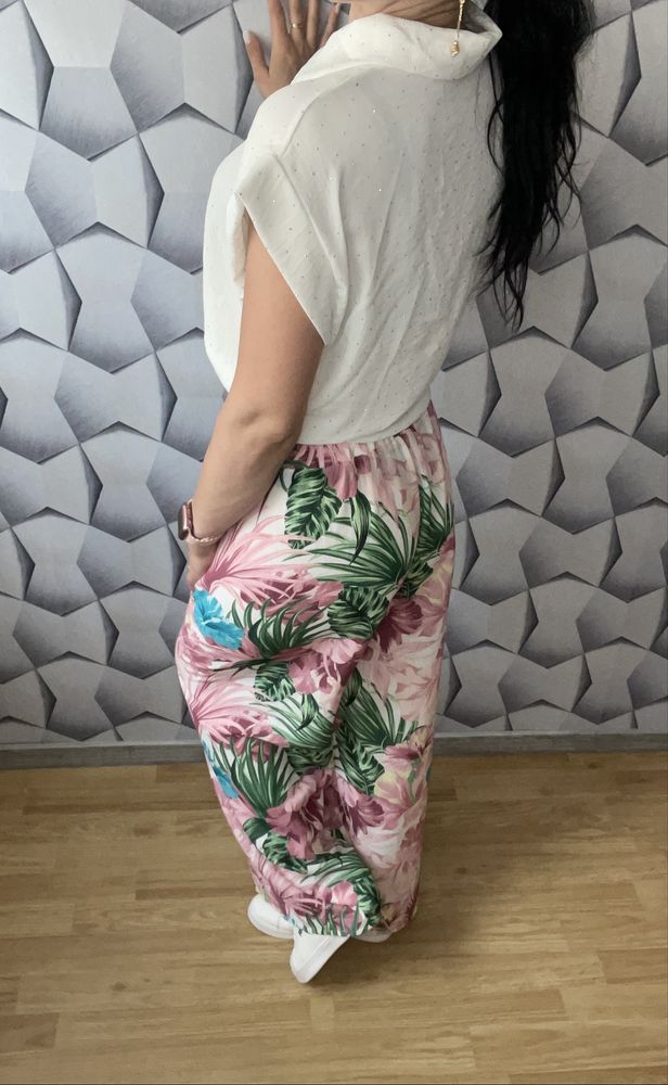 Pantaloni largi din In si poliester, cu imprimeu floral