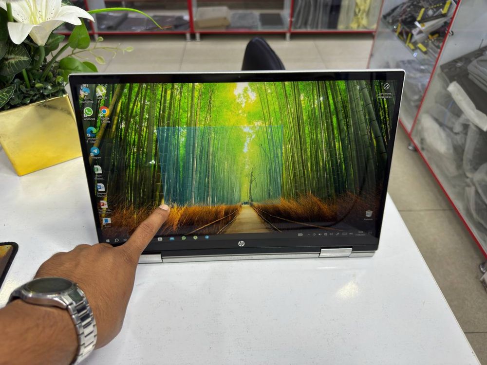 Hp  core i3 x360 ekrani sensorlik
