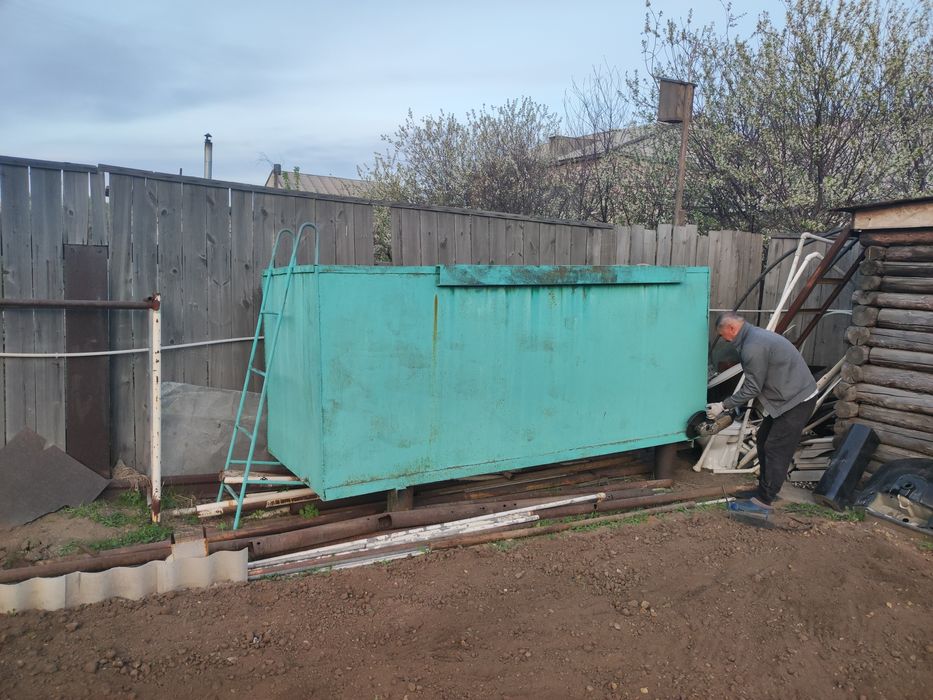 Продам ёмкость для дачи либо для материала