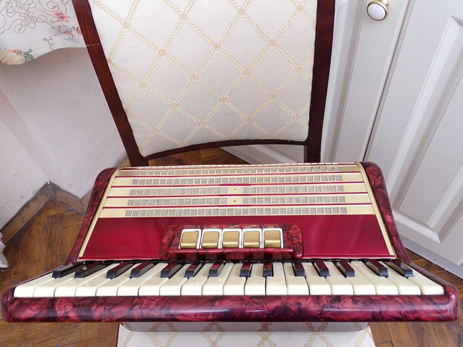 Акордеон "Weltmeister" – винтидж украса, декор - дом или заведение