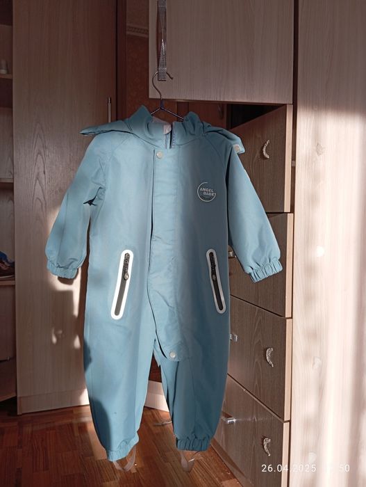 Продам  детский комбинезон весенний