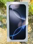 Нов iPhone 16 Pro / 256 гб/ Цвят: Black Titanium
