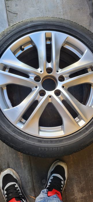 Vând cauciucuri +jante Mercedes