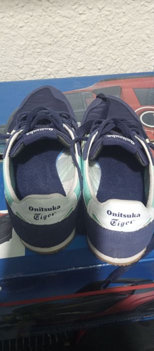 Обувь для мужчин и женщин размер 37