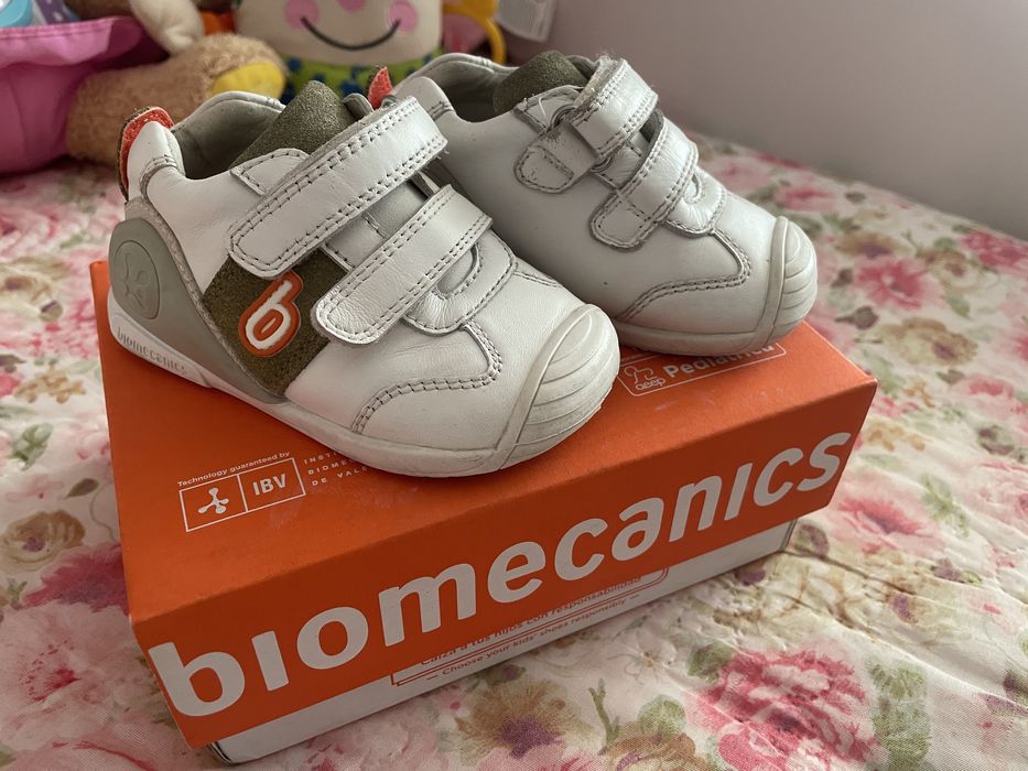 Biomecanics обувки за прохождане