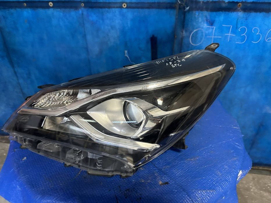 Far stanga Toyota Yaris facelift lupa 2018/2019/2020