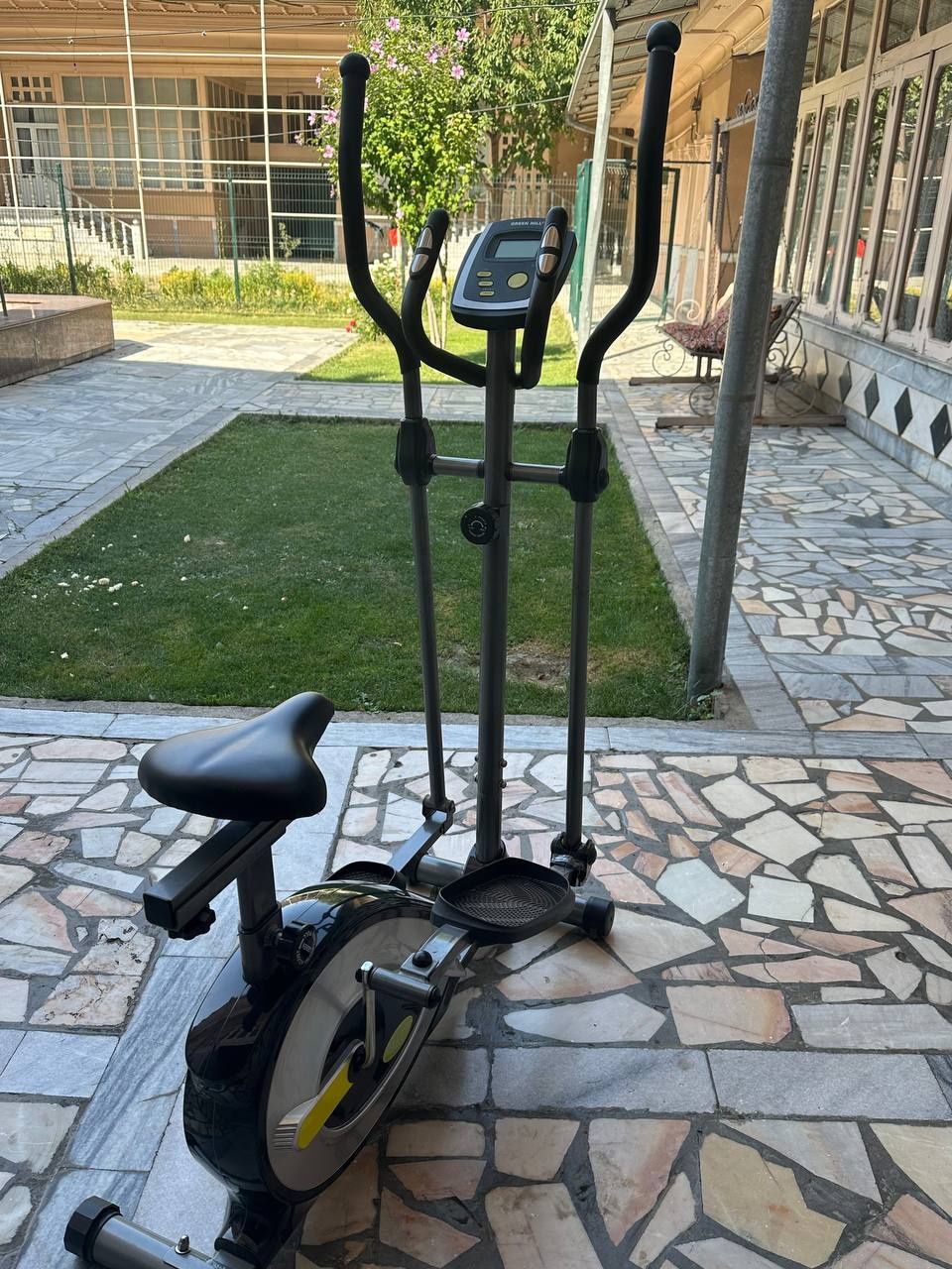Velik trenajor sotiladi