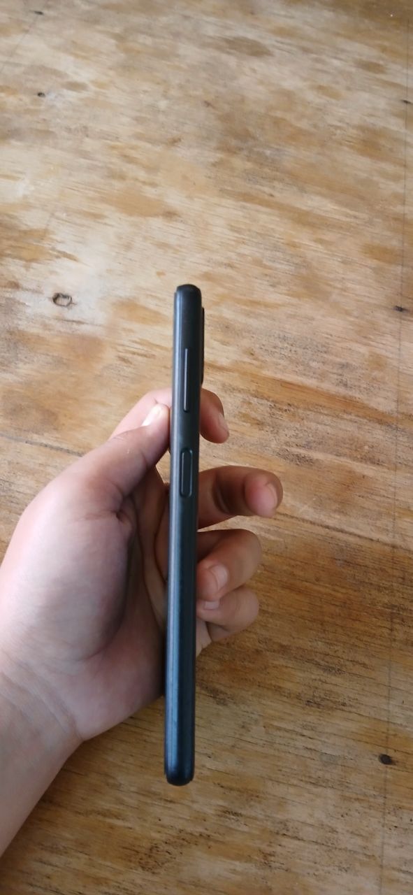 Samsung a22 4g  4/64 xolati ideal zor ishlaydi