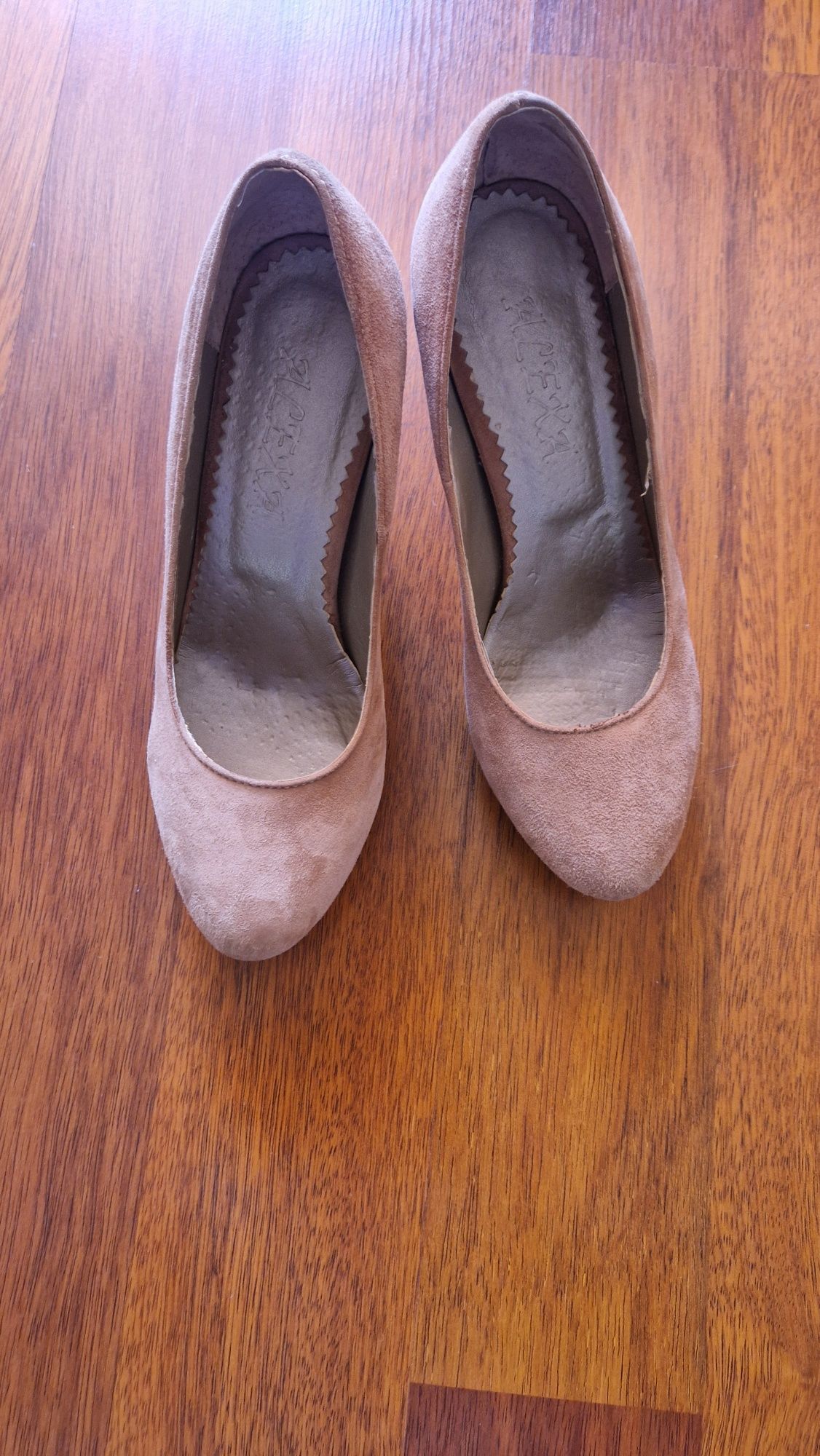 Pantofi crem cu platforma