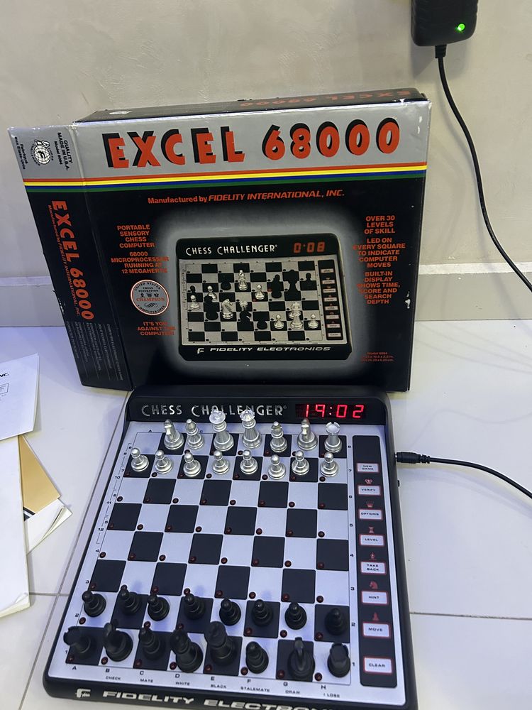 Sah electronic Fidelity Excel 68000 USA 1987 vintage