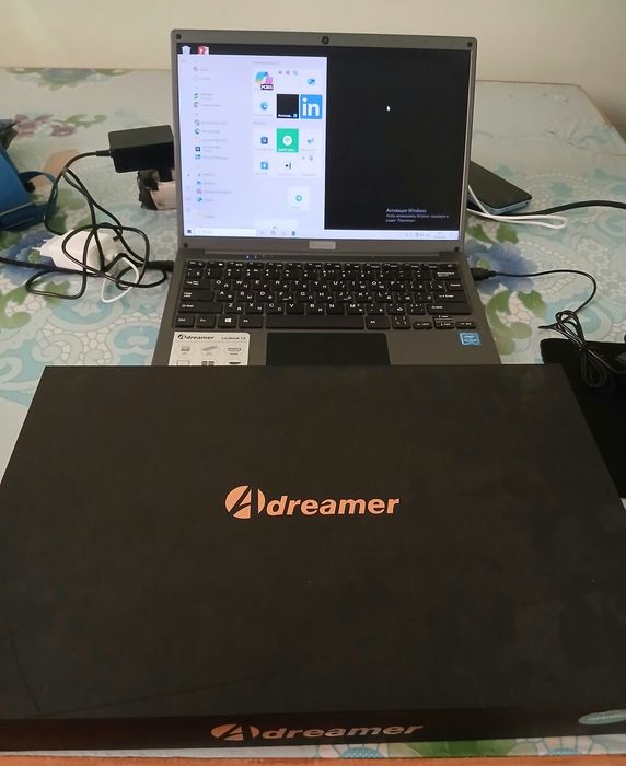Notebook sotiladi leobook