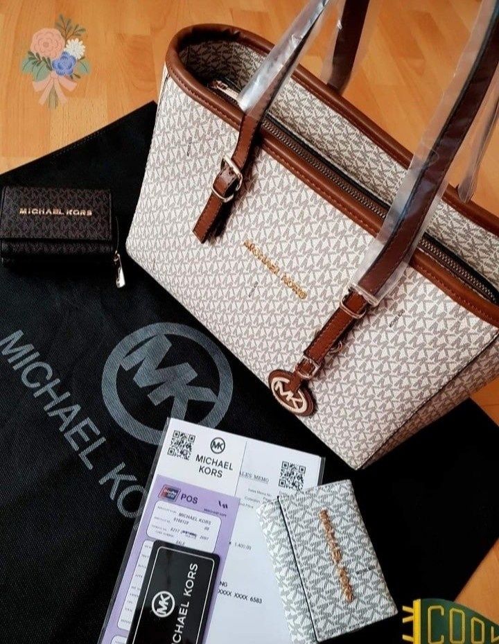 Set  Michael Kors, geanta+portofel, logo auriu,accesorii incluse
