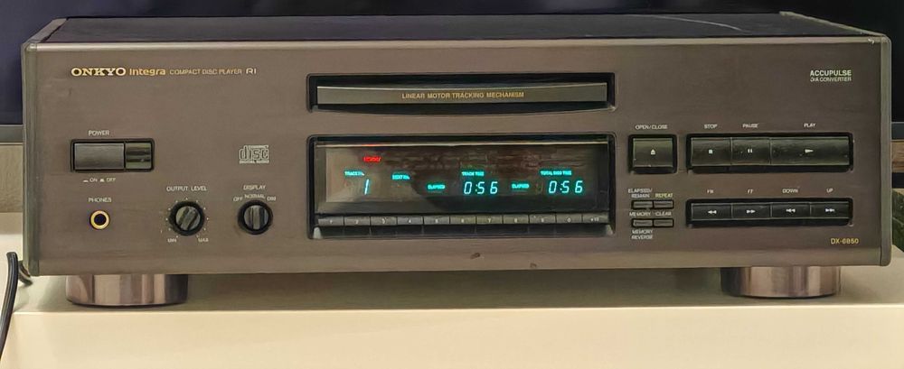 CD Player top Onkyo Integra DX-6850