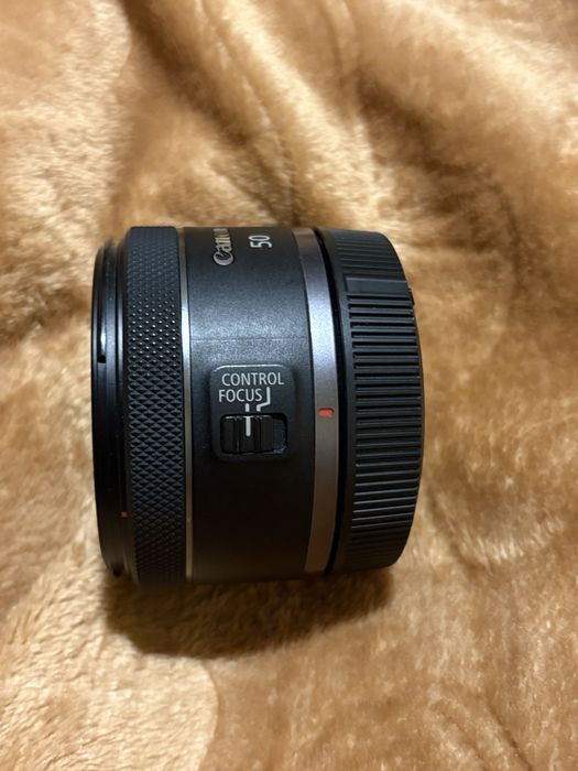 Обектив canon RF50mm f.8 STM