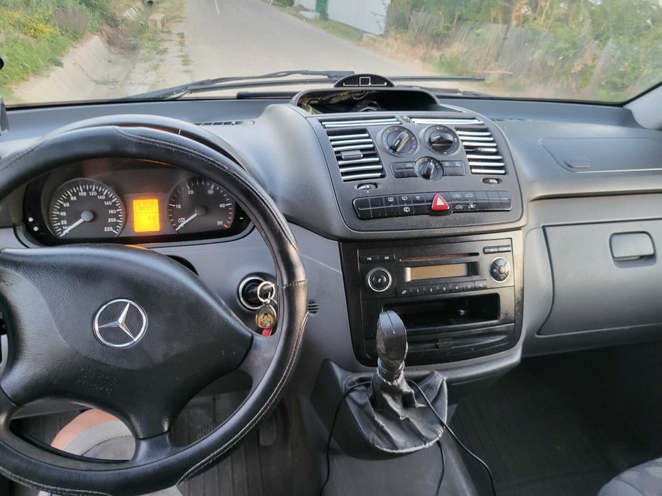 Vand sau schimb  mercedes vito