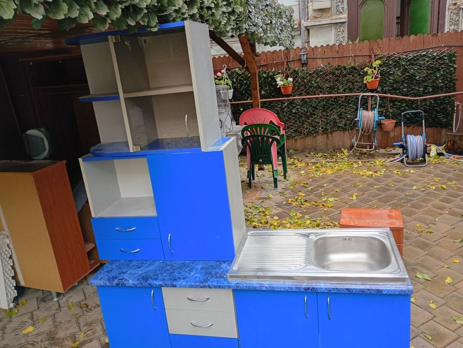 Vând mobila bucatarie. Chiuveta inox franche+baterie+blat sec 3 bucure