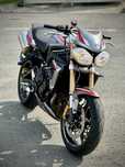 Triumph triple street R