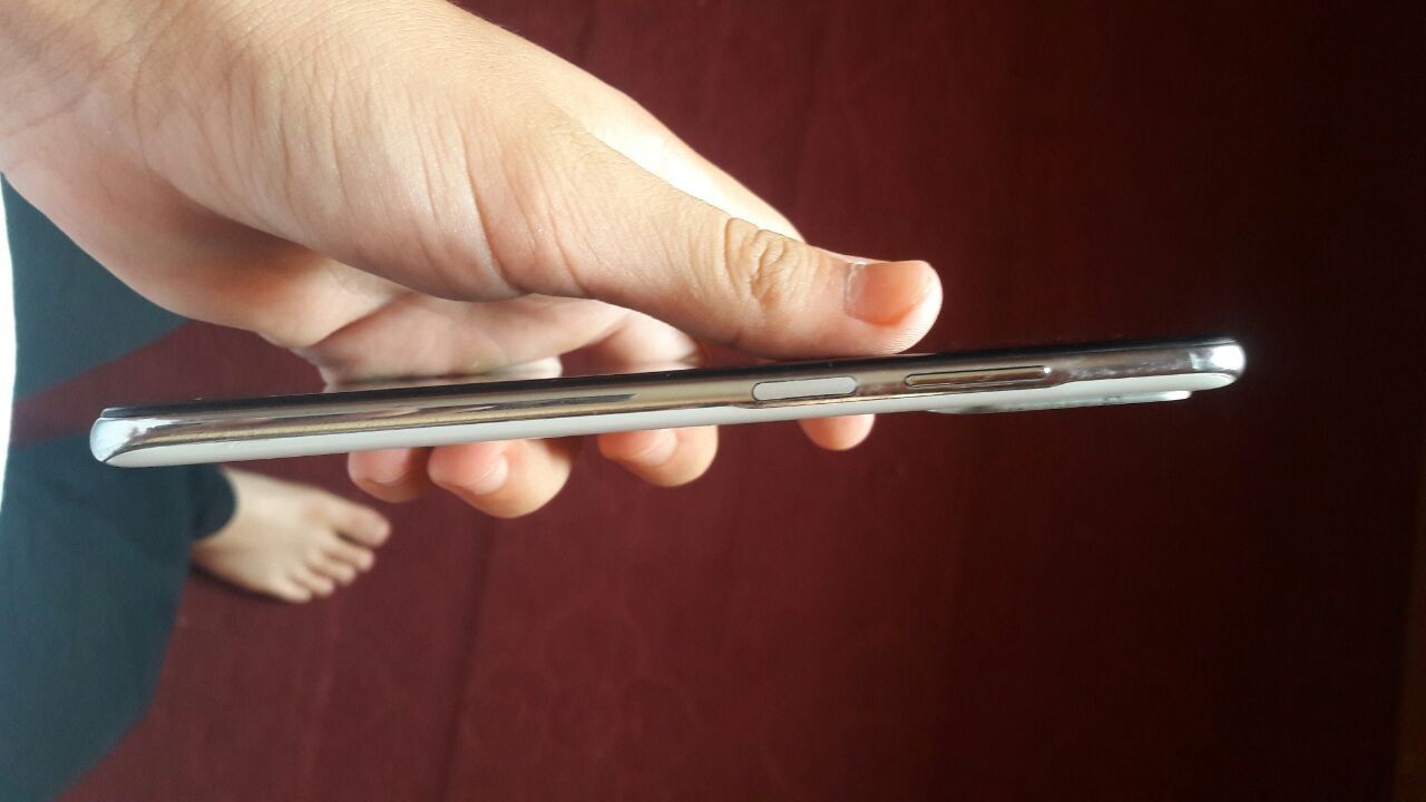 Redmi note 10S White xotira 4+2/128 aybi yoq