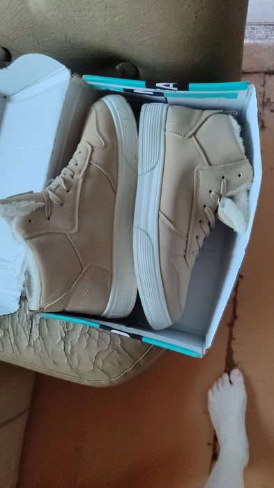 Продам новую зимнюю обувь!