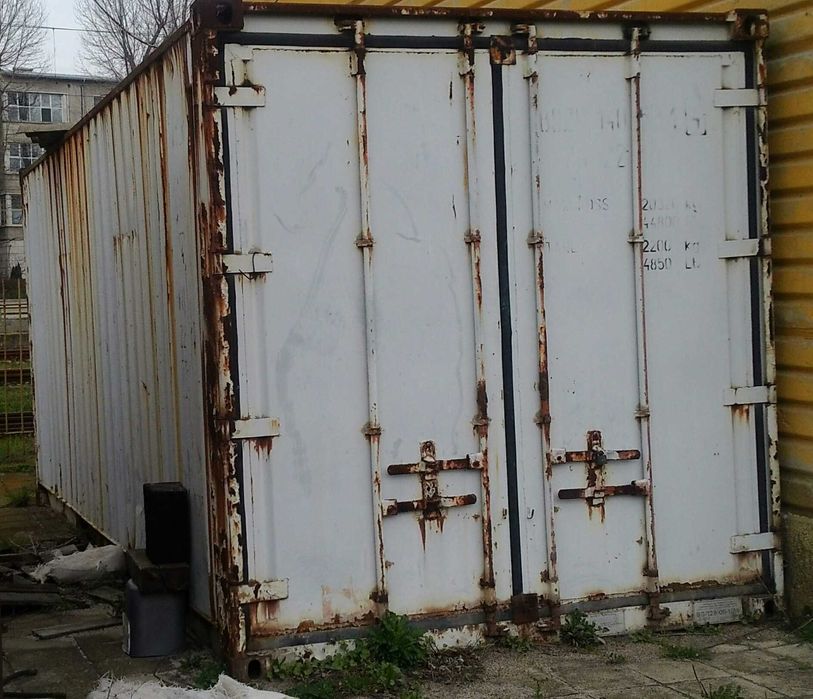 20' Контейнери, 4 броя висока база и един контейнер ниска база