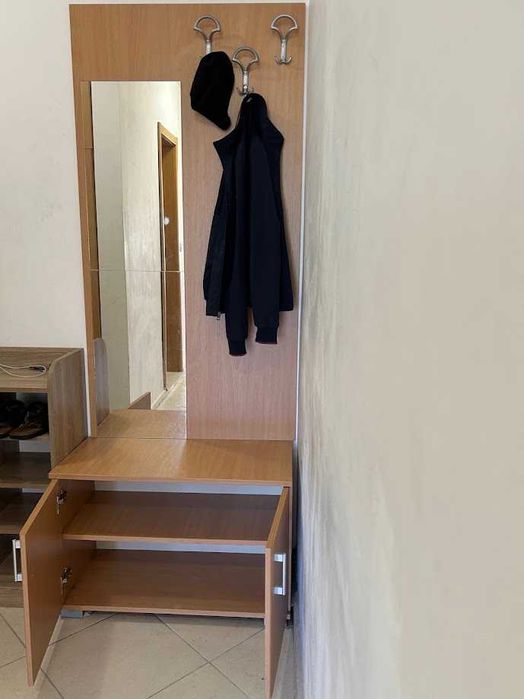 Портманто за антре със шкаф и огледало