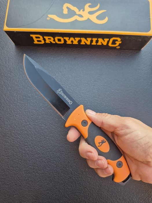 Нож BROWNING за оцеляване,кания с точило и свирка