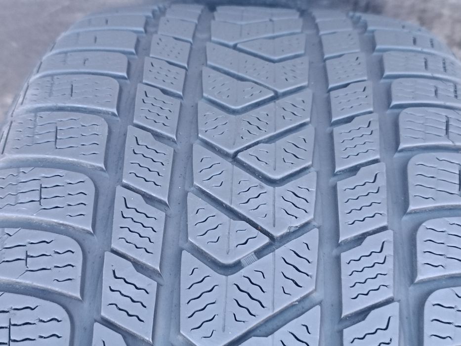 275/40/19 Pirelli