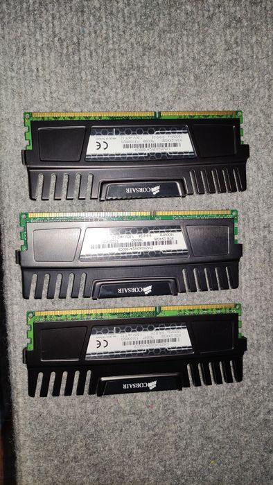 Corsair VENGEANCE RAM памет 12 GB DDR3 12Gb ( 3 x4Gb)