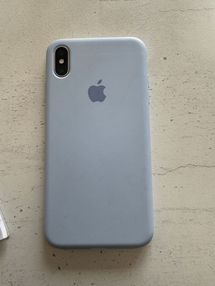 iPhone XS 64 ГБ Б/У — работает отлично