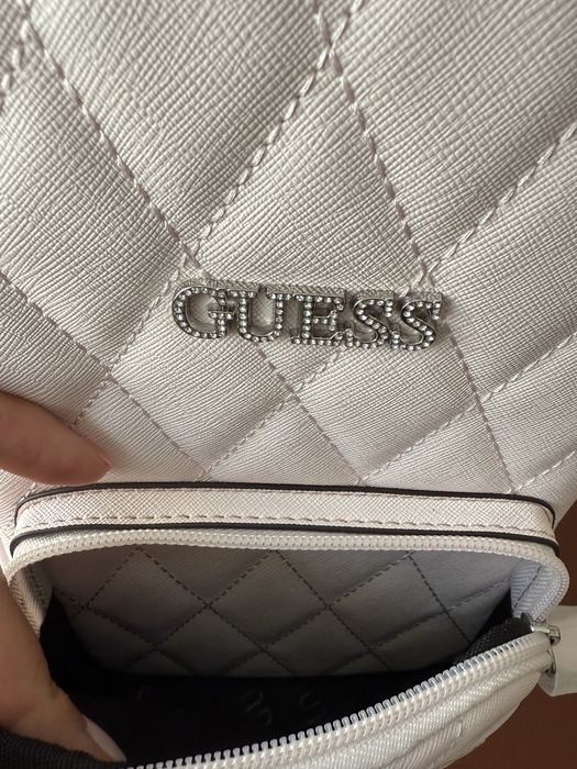 Нова, оригинална раница Guess