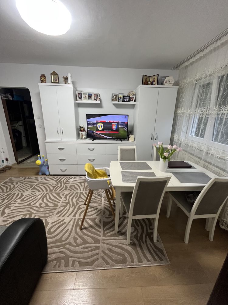 Apartamen cu 2 camere Zona Rogerius