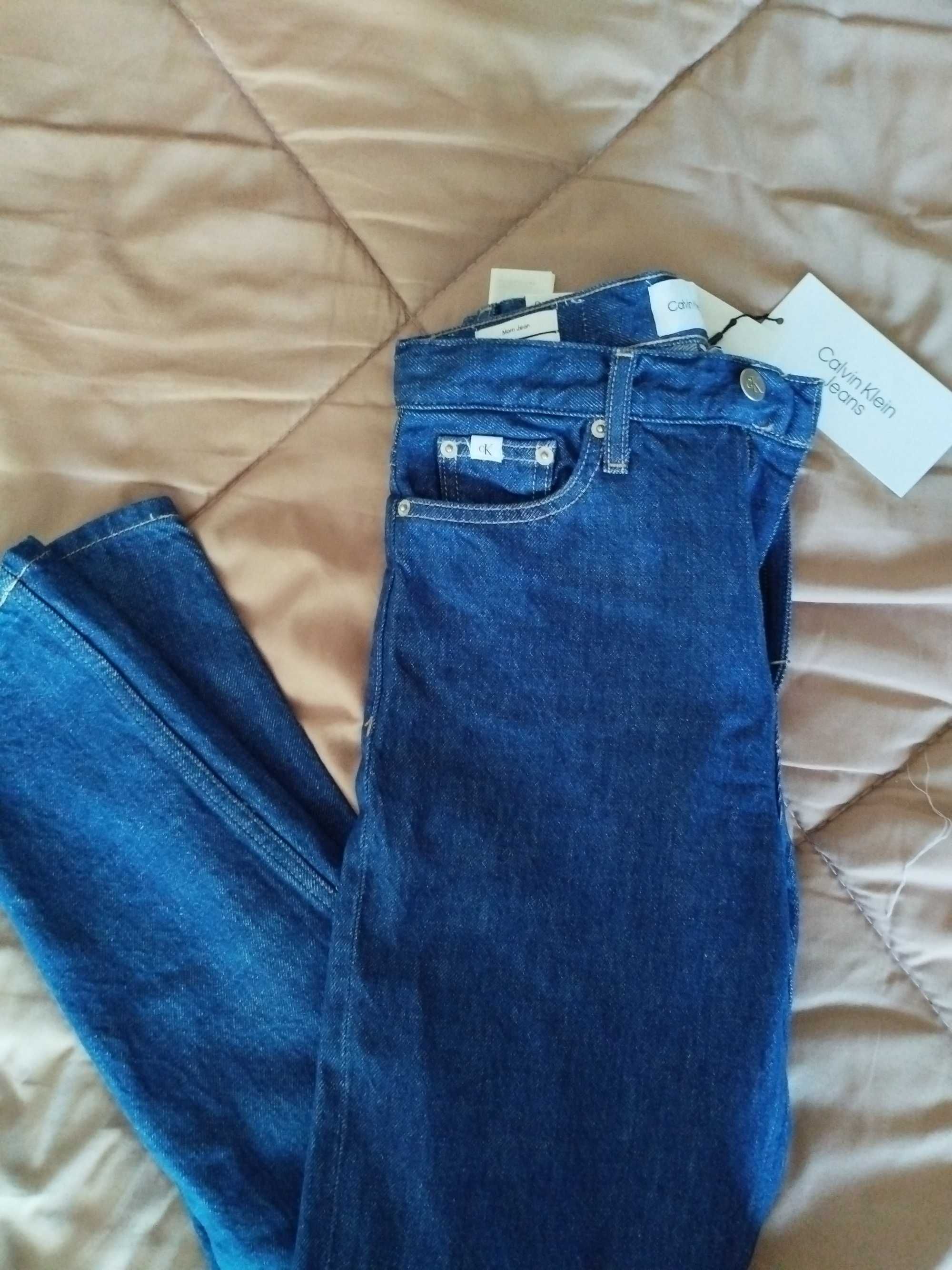 Дънки Calvin Klein mom