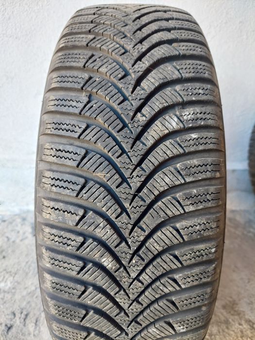 Anvelope iarna cu jante 205  55  r15 + set capace noi