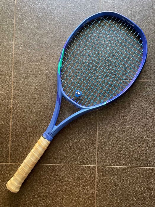 Yonex EZONE 100 (2025), грип 4
