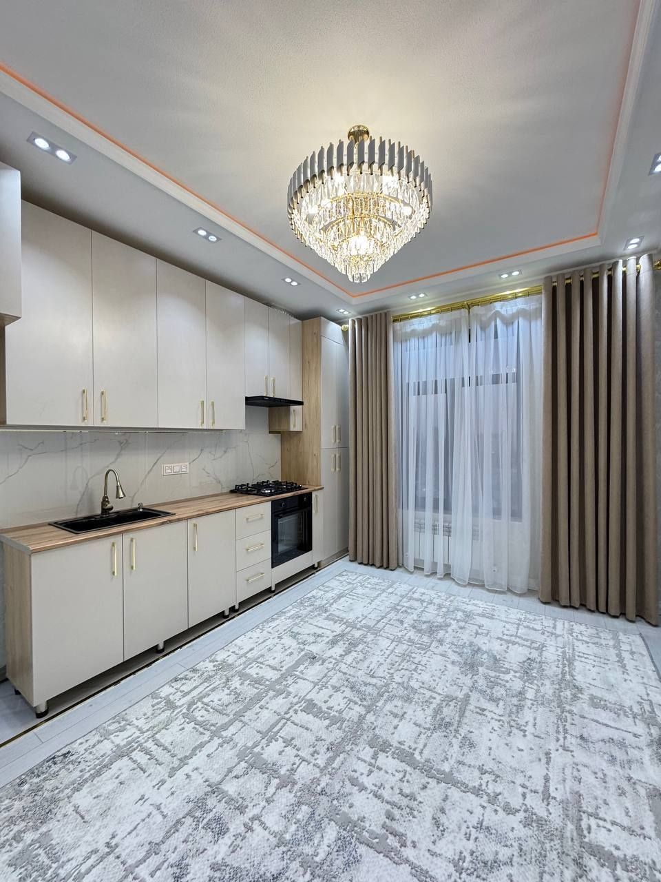 Продается 5ти ком квартира в новостройке, ор-р: Riviera Mall, 135 м²