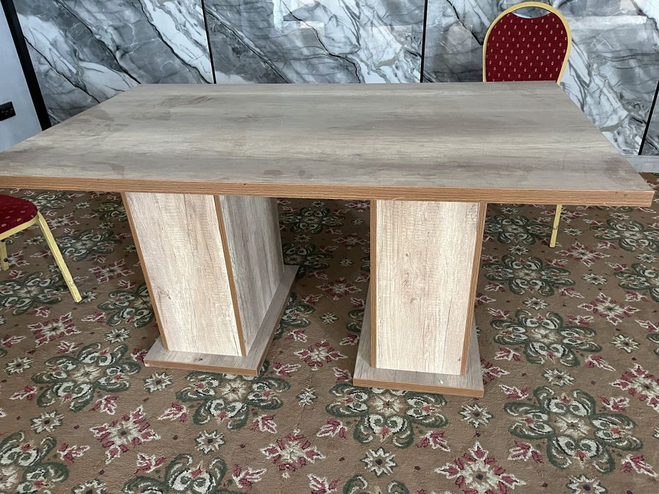 Стол дерево для кафе и ресторанов  оптом