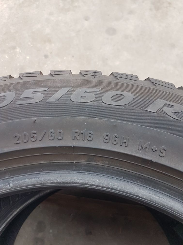 Зимни гуми 2 броя PIRELLI SottoZero3 205 60 R16 дот 4119