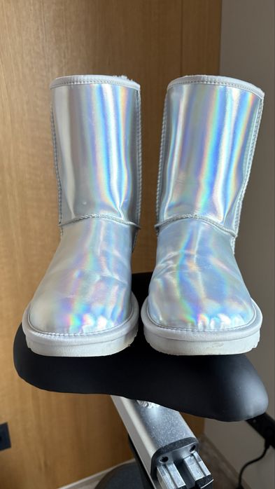 Cizme UGG hologram, model rar!