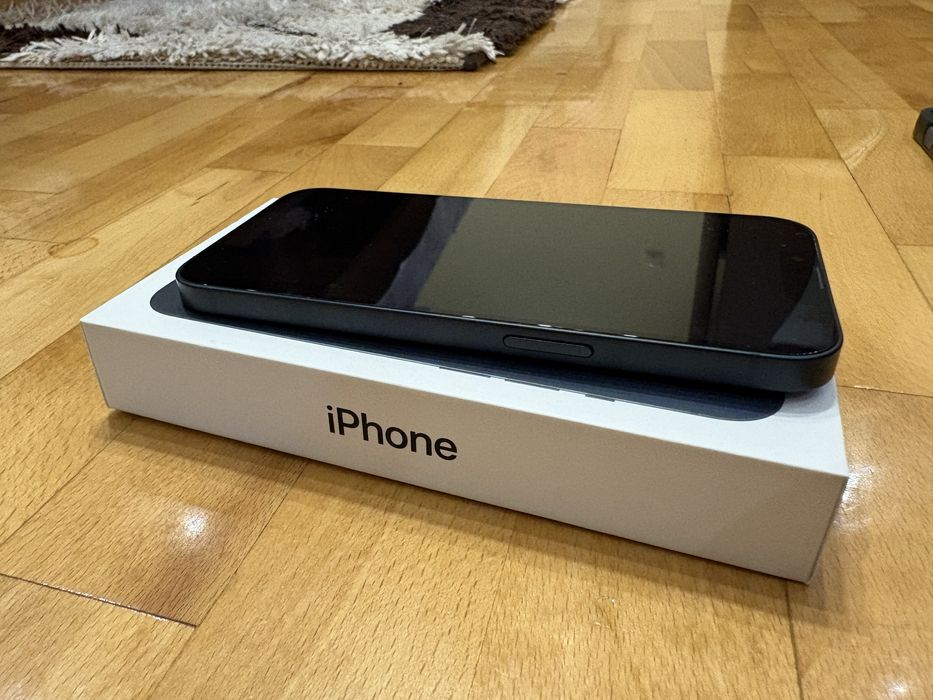 Продавам iPhone 13 Midnight 128 GB