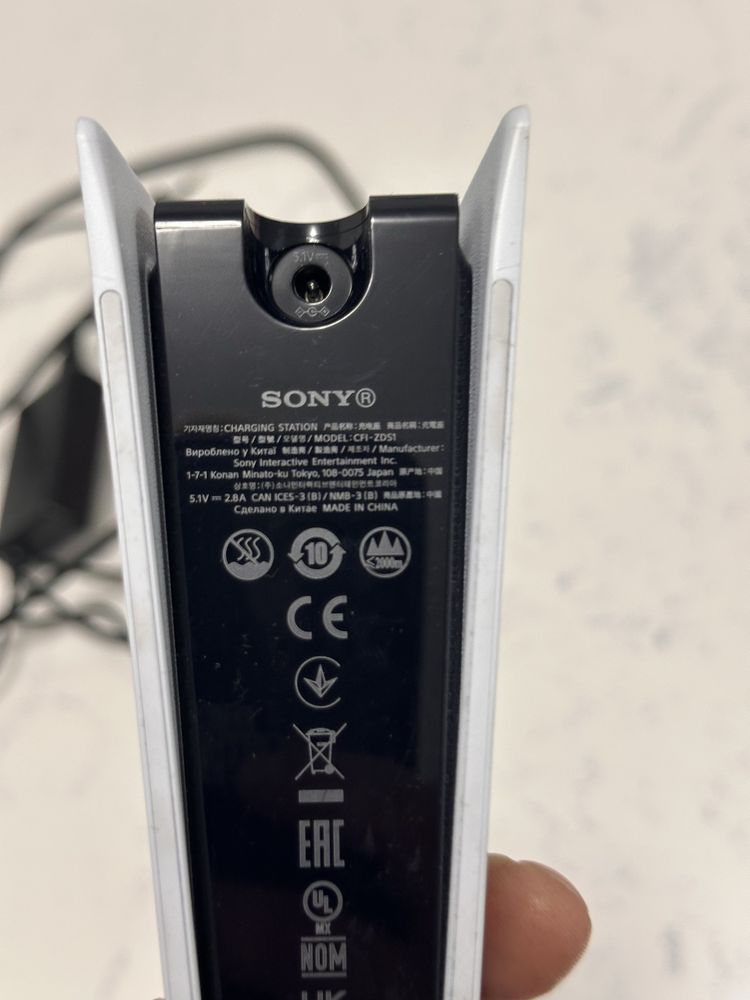 Зарядна станция за два контролера оригинална SONY