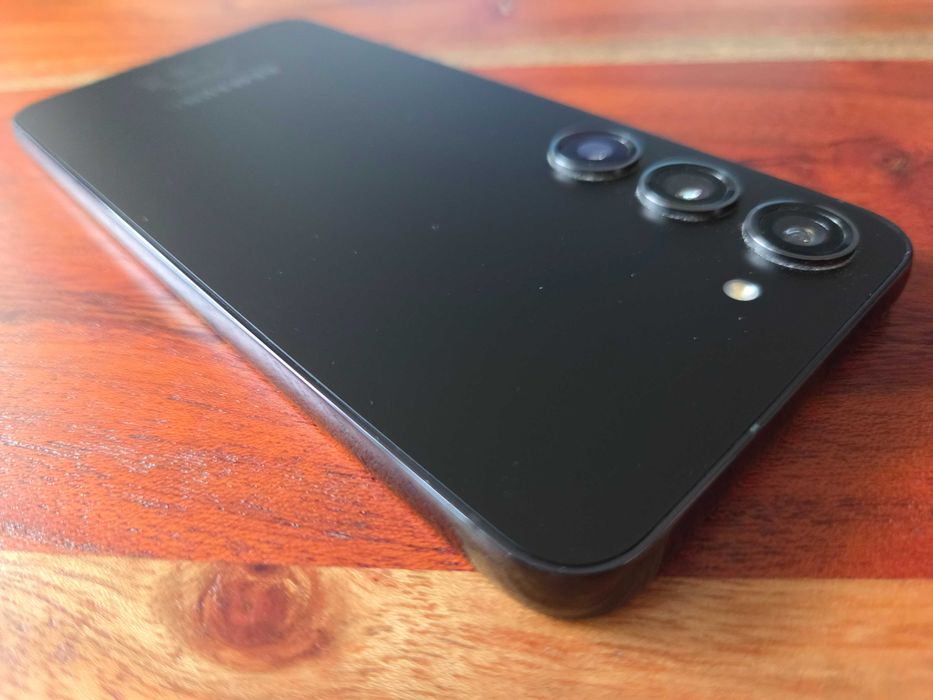 Продавам Samsung Galaxy S23 256GB